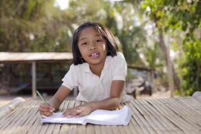 namc montessori comparing educational philosophies montessori mason girl journal writing