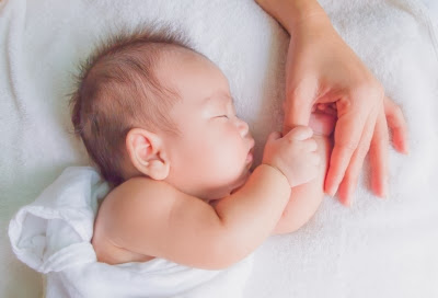NAMC montessori feeding approach introduce food by following the child baby sleeping