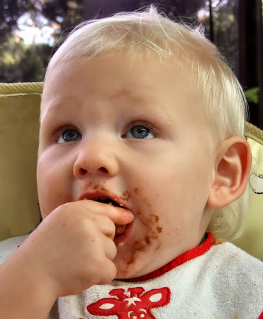 NAMC montessori feeding approach introduce food by following the child toddler eating