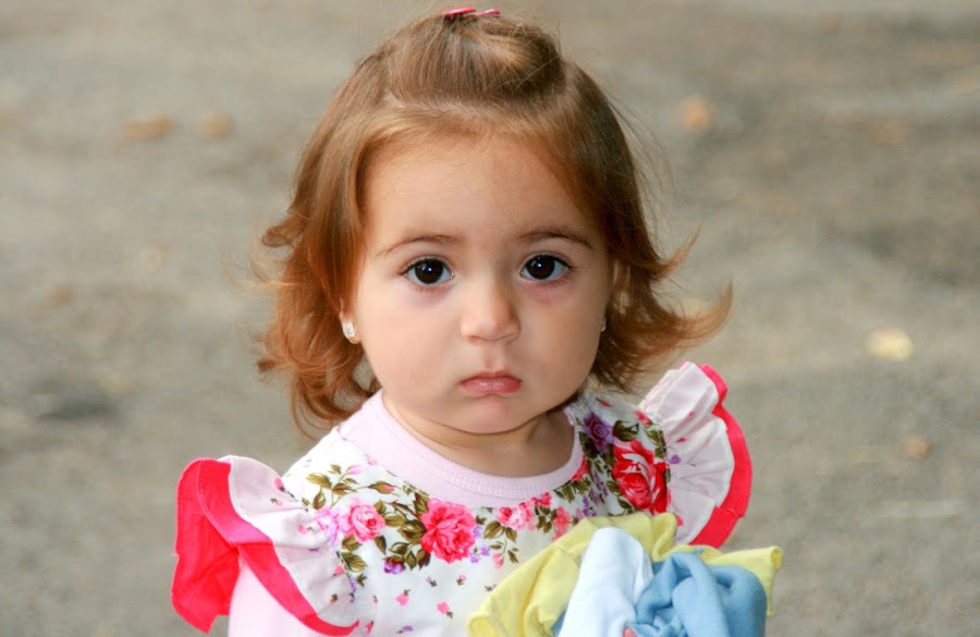 NAMC montessori challenging behaviour early childhood. little girl looking upset